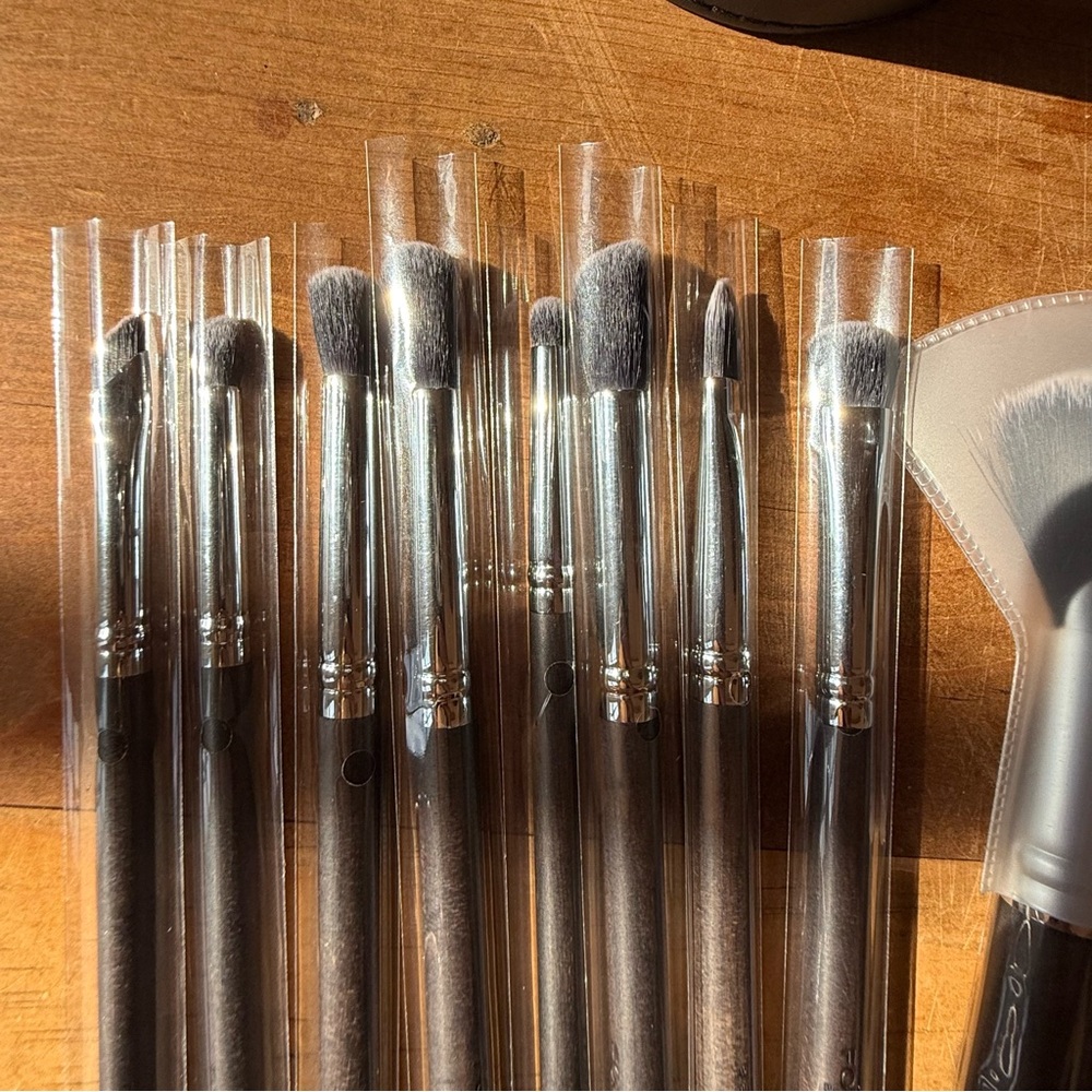 Formless Beauty Master Brush Set by Jenny McCarthy - Picture 5 of 8